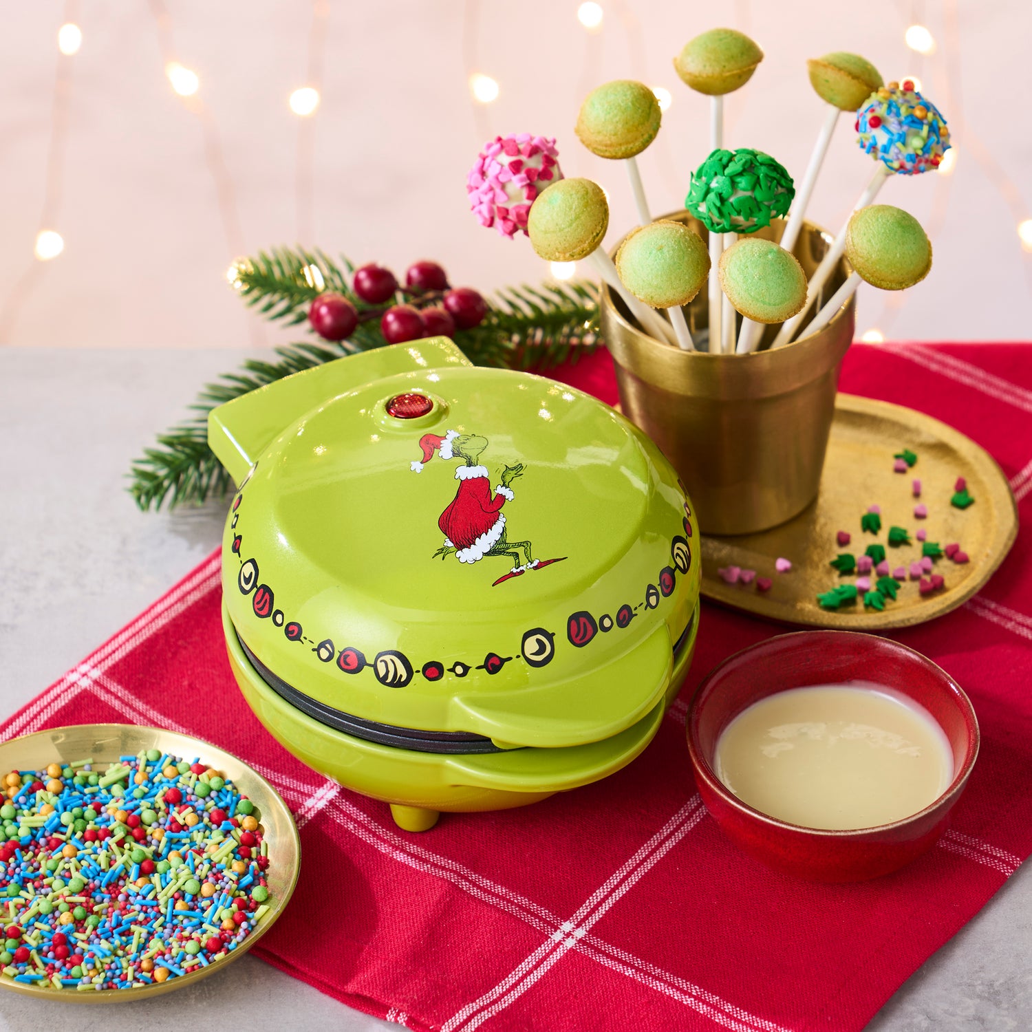 Daewoo x The Grinch™ - A Recipe for Holiday Hijinks!