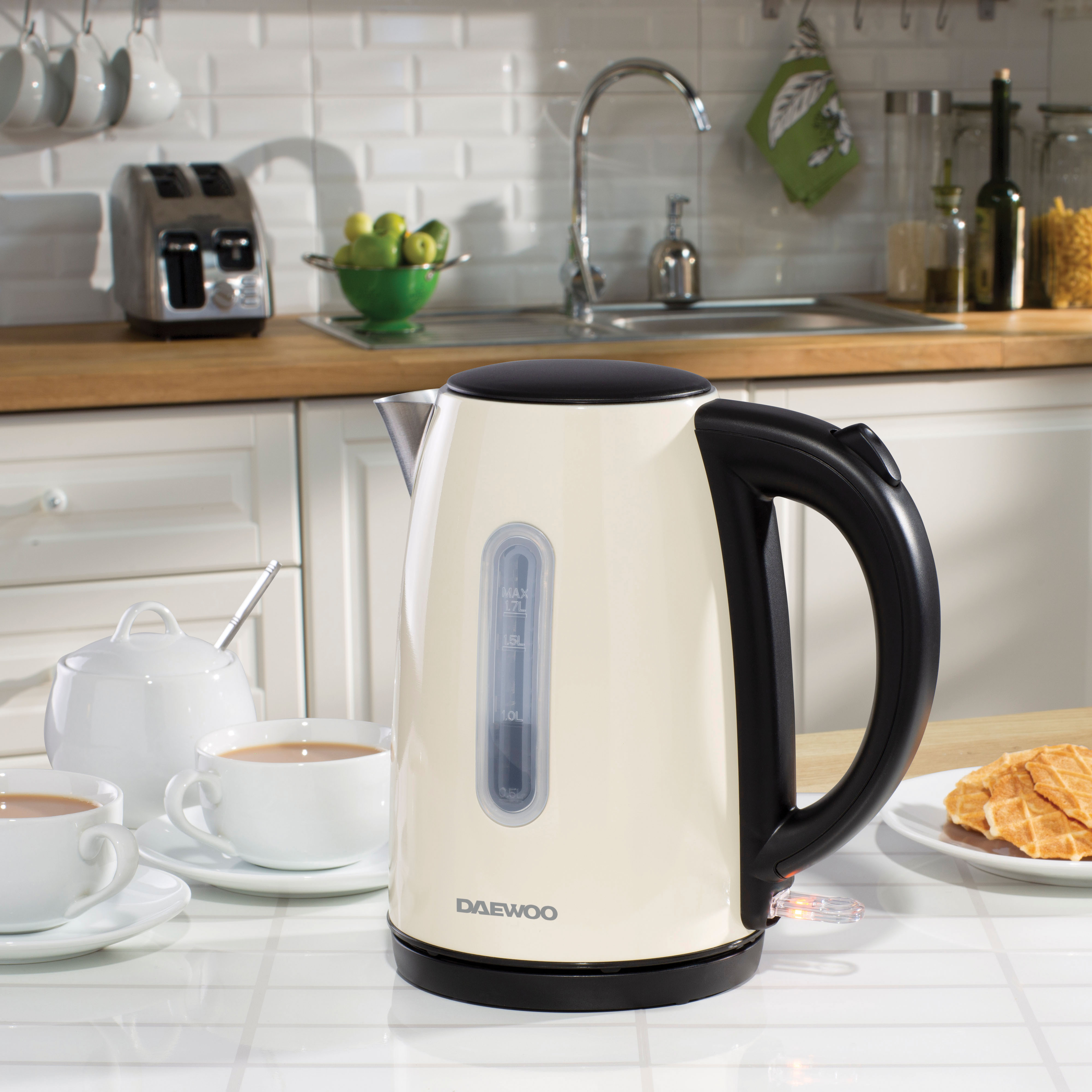 Daewoo Cream Kensington Jug Kettle & 4-Slice Toaster Set