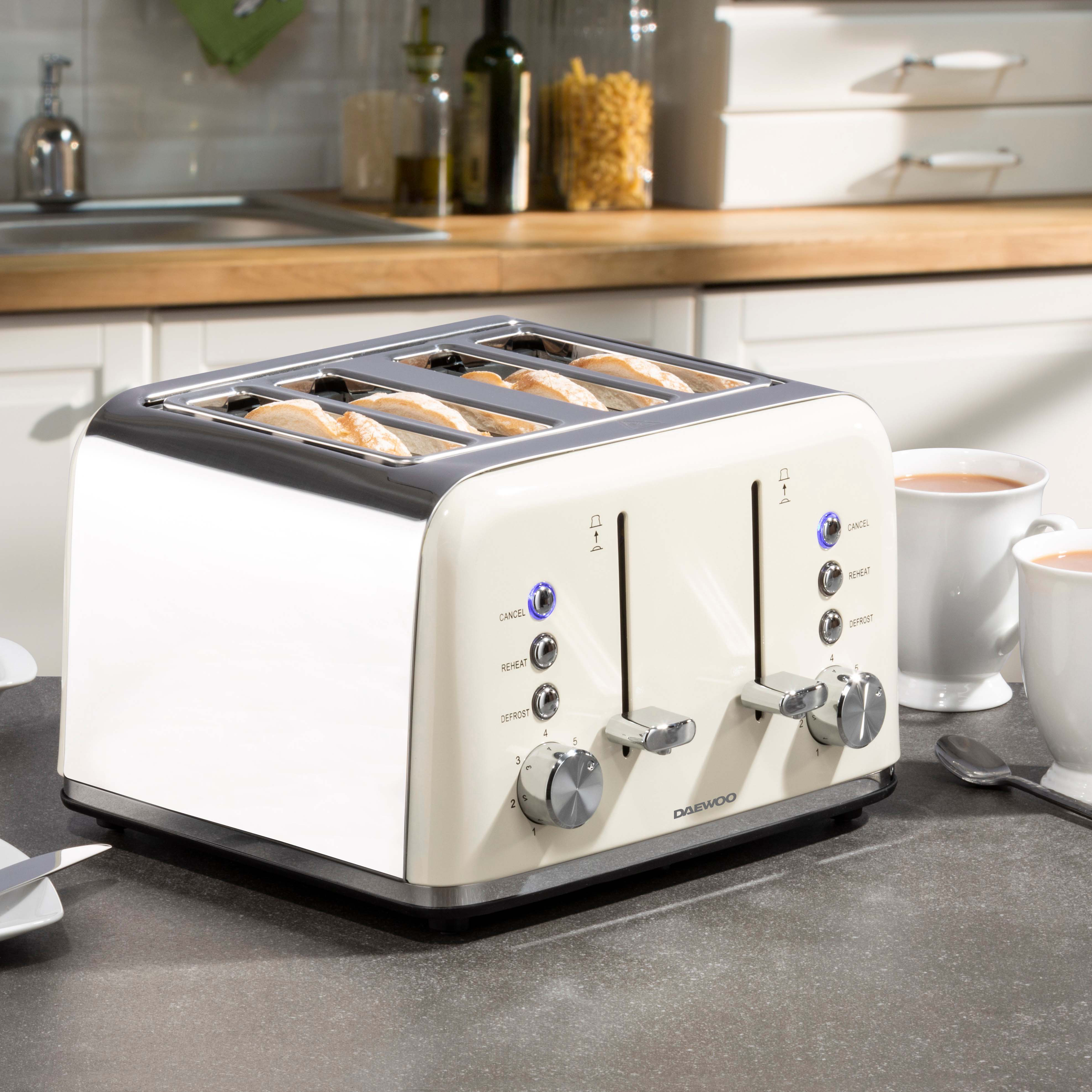 Daewoo Cream Kensington Jug Kettle & 4-Slice Toaster Set