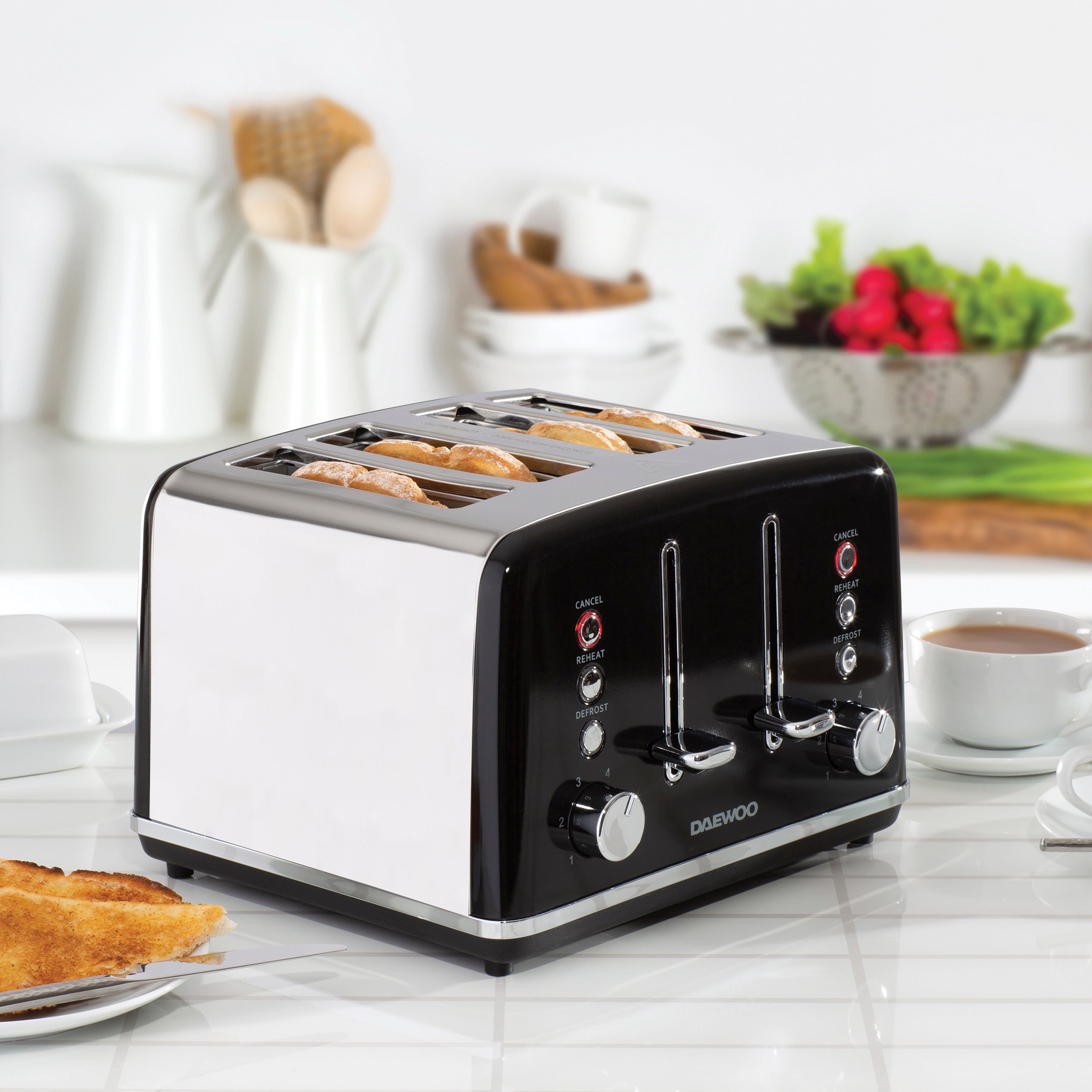 Daewoo Black Kensington 4 Slice Toaster