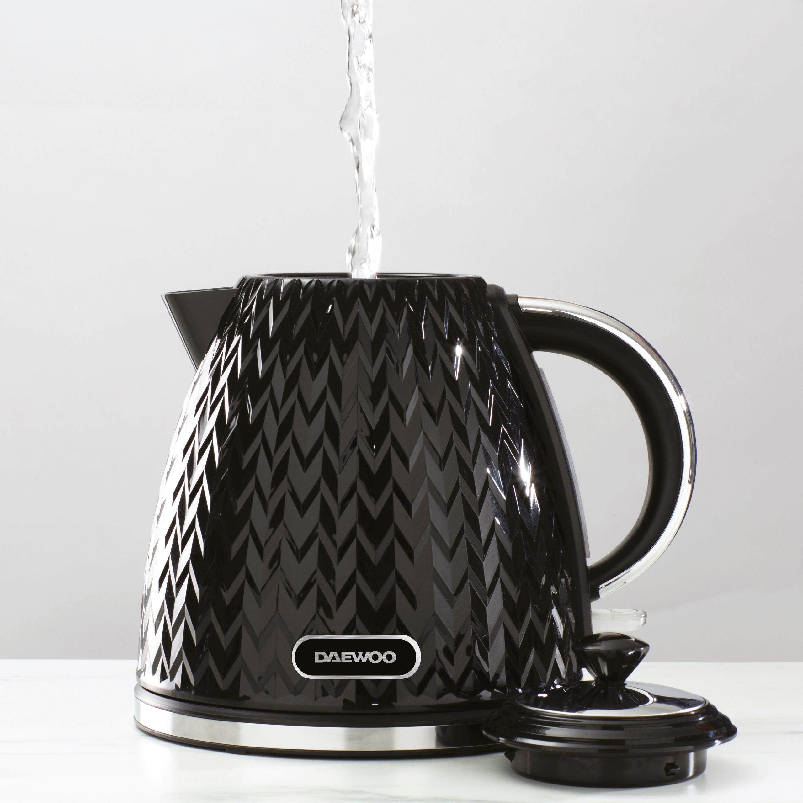 Daewoo Black Argyle Kettle & 4 Slice Toaster Set