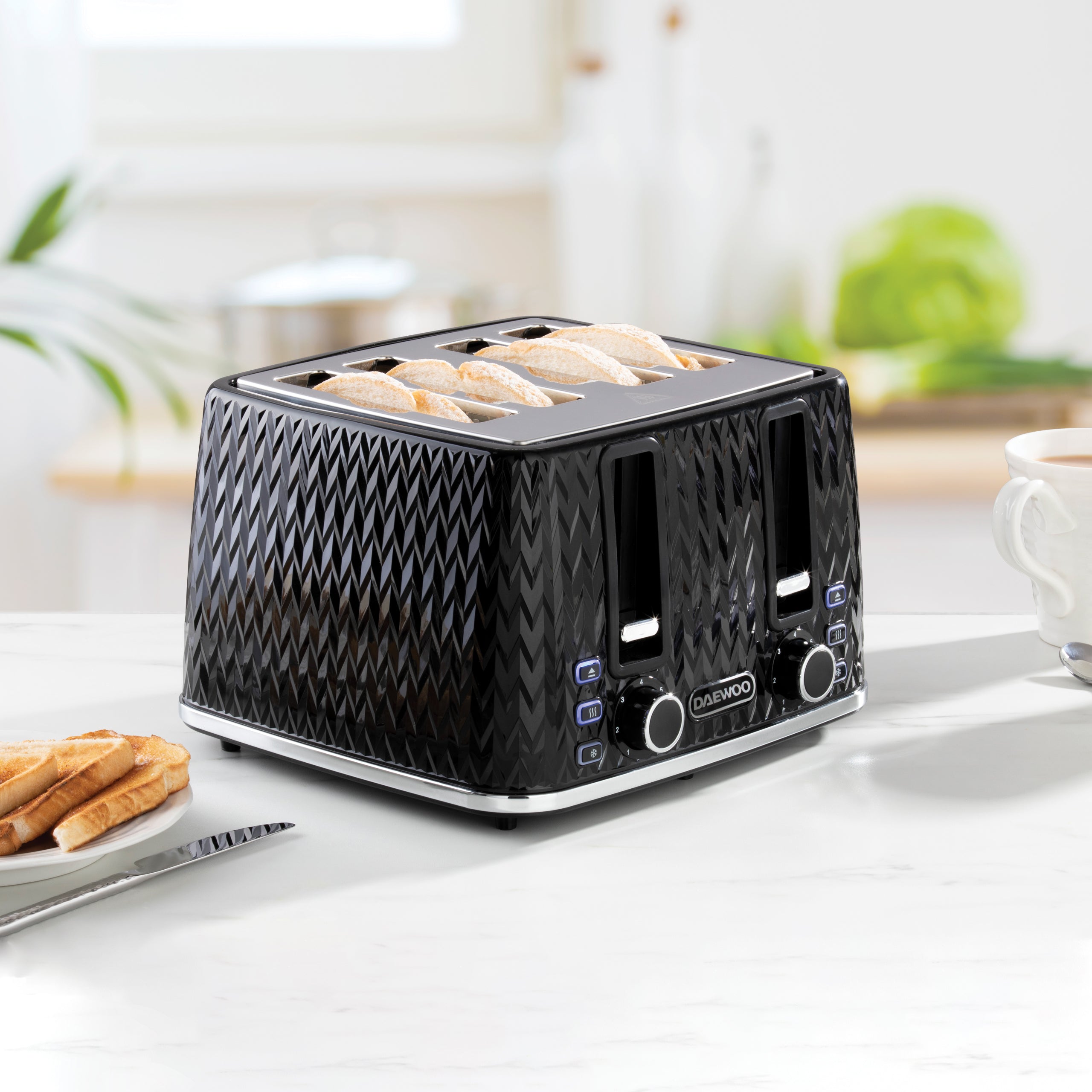 Daewoo Black Argyle 4 Slice Toaster