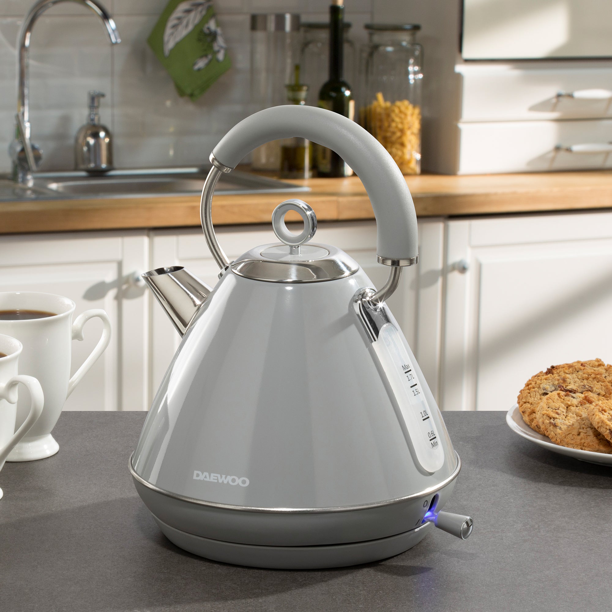 Daewoo Grey Kensington 1.7L Pyramid Kettle