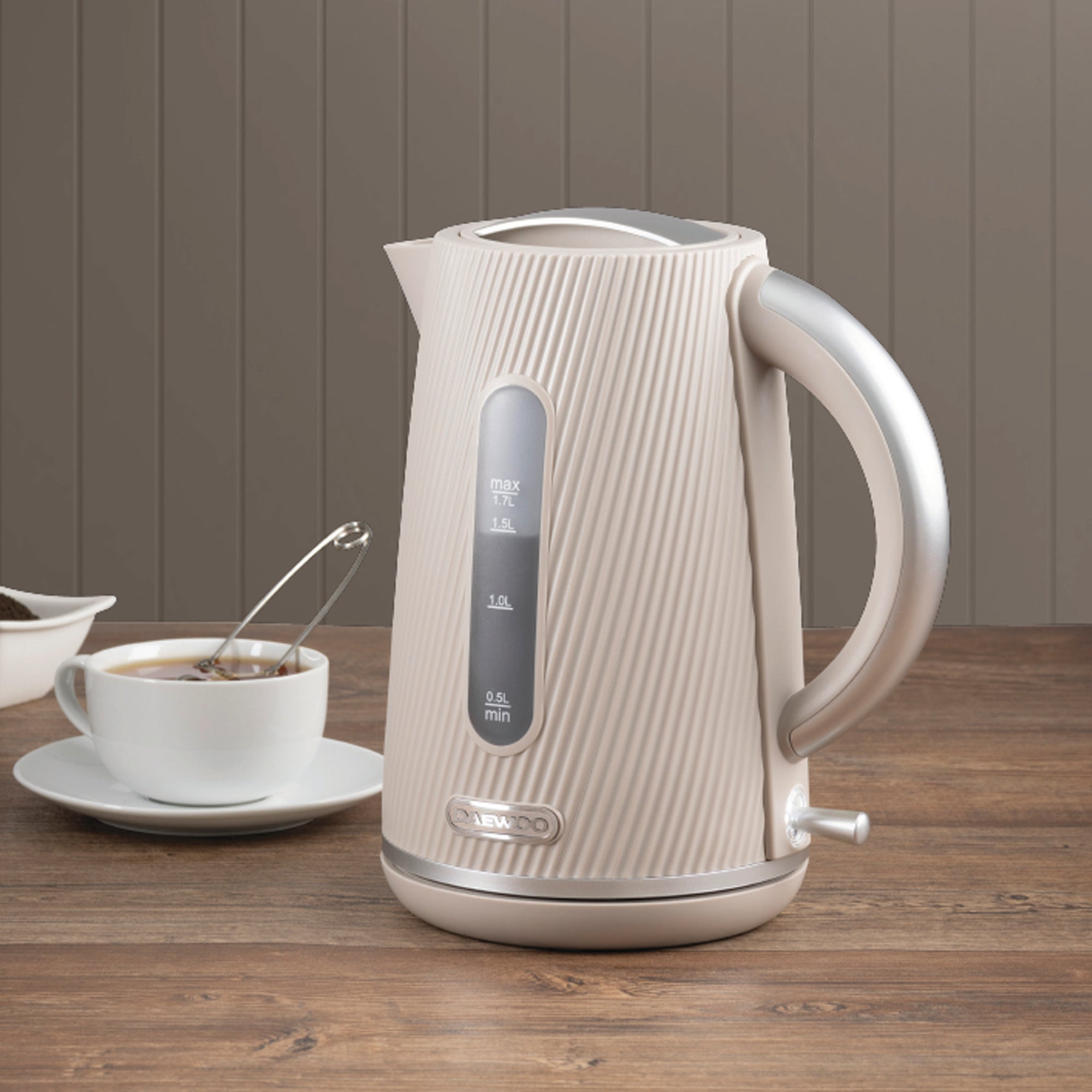 Daewoo Taupe Cascade Jug Kettle & 2-Slice Toaster Set