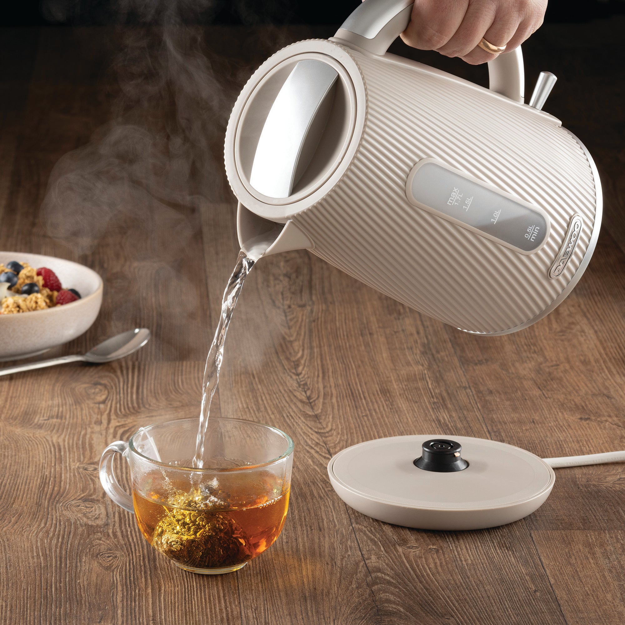 Daewoo Taupe Cascade Jug Kettle & 2-Slice Toaster Set