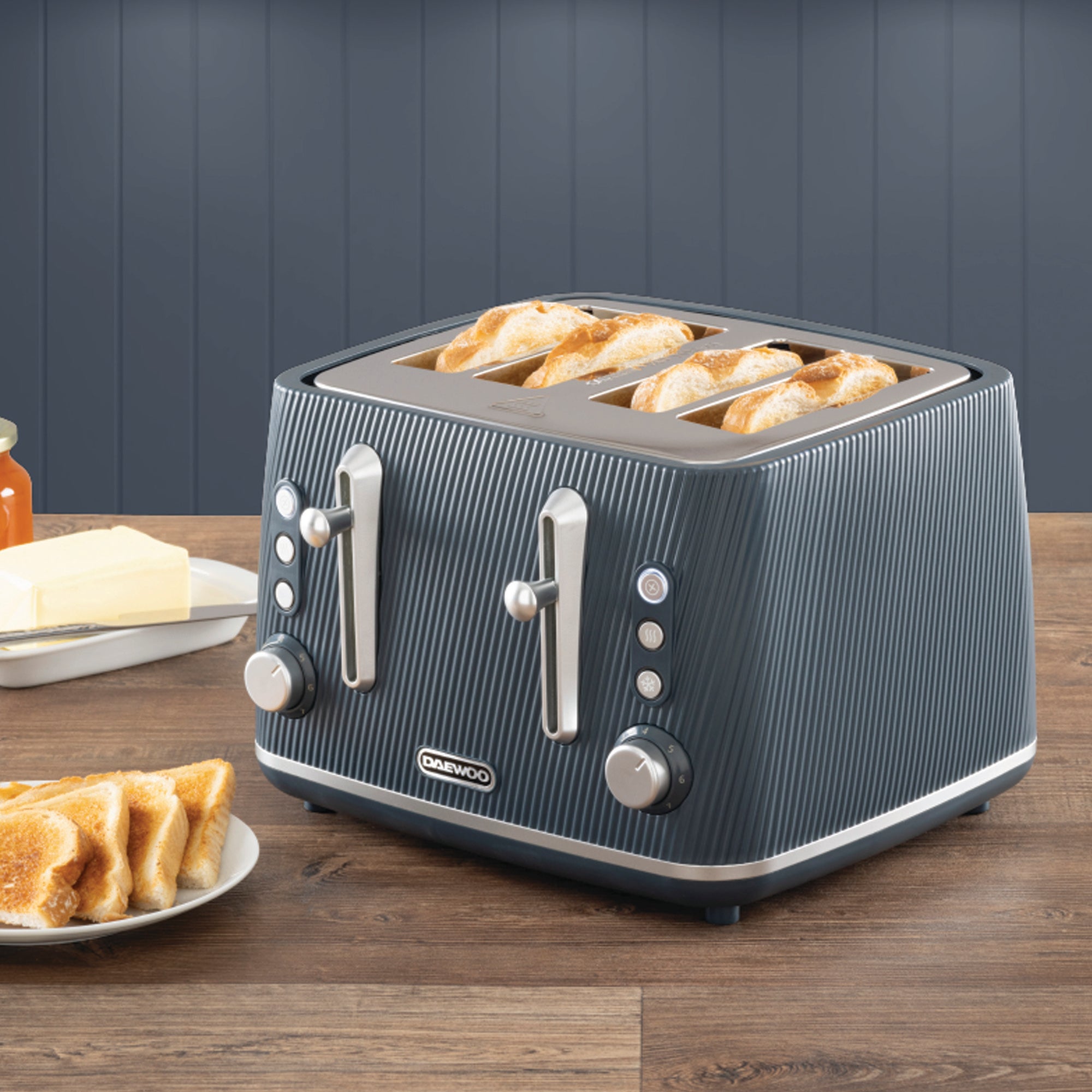 Daewoo Navy Cascade 4 Slice Toaster