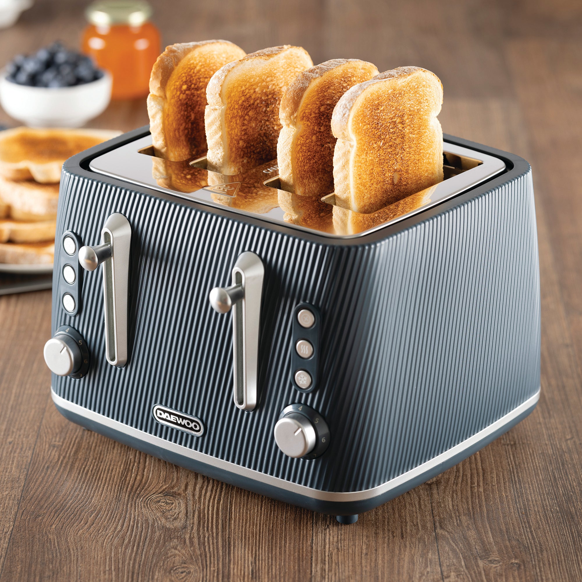 Daewoo Navy Cascade 4 Slice Toaster